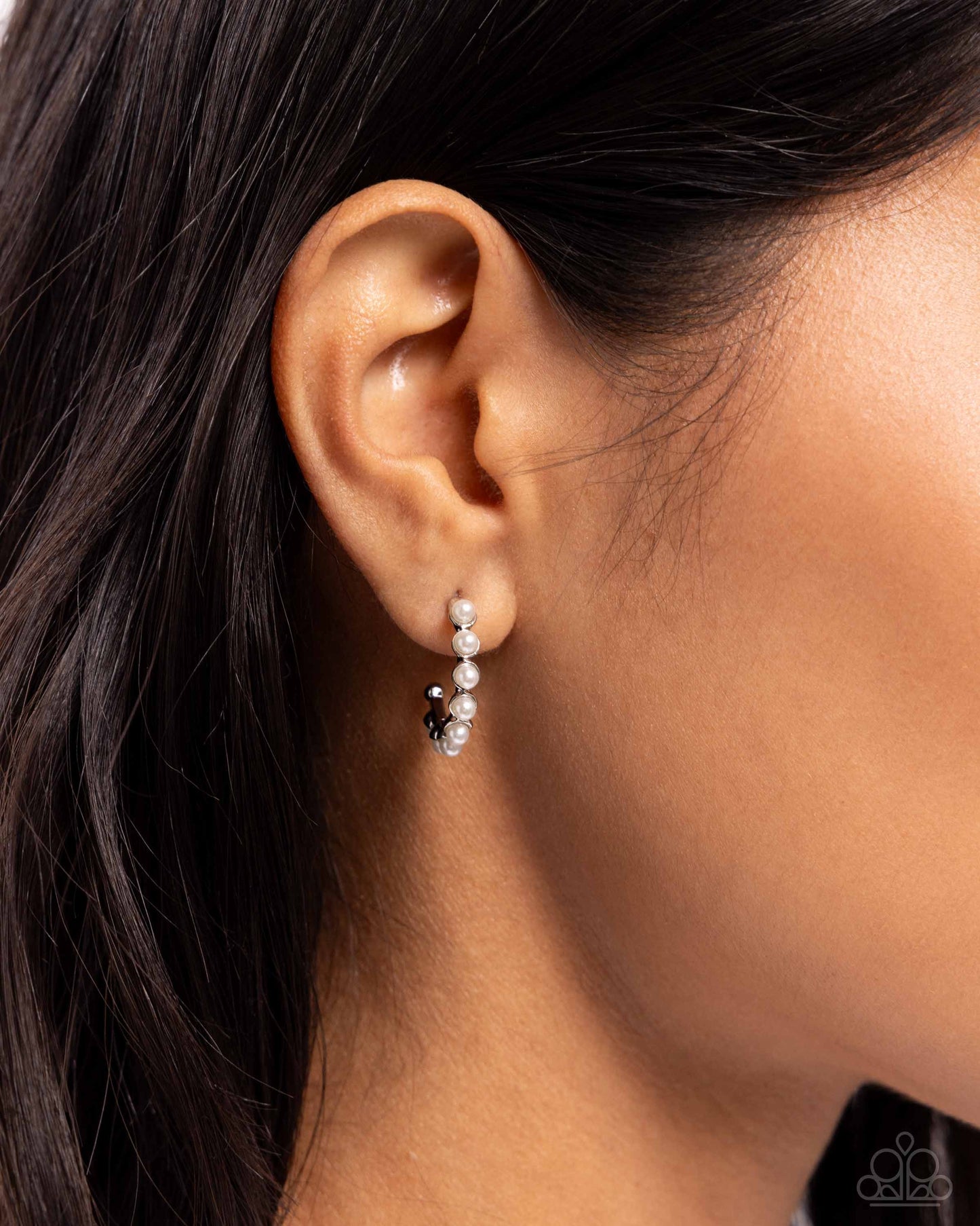 Pearly Passage - White