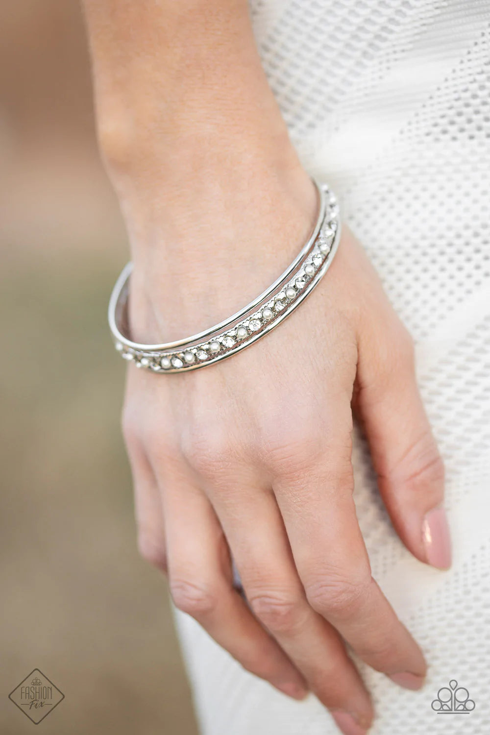 Ballroom Bauble ~ White