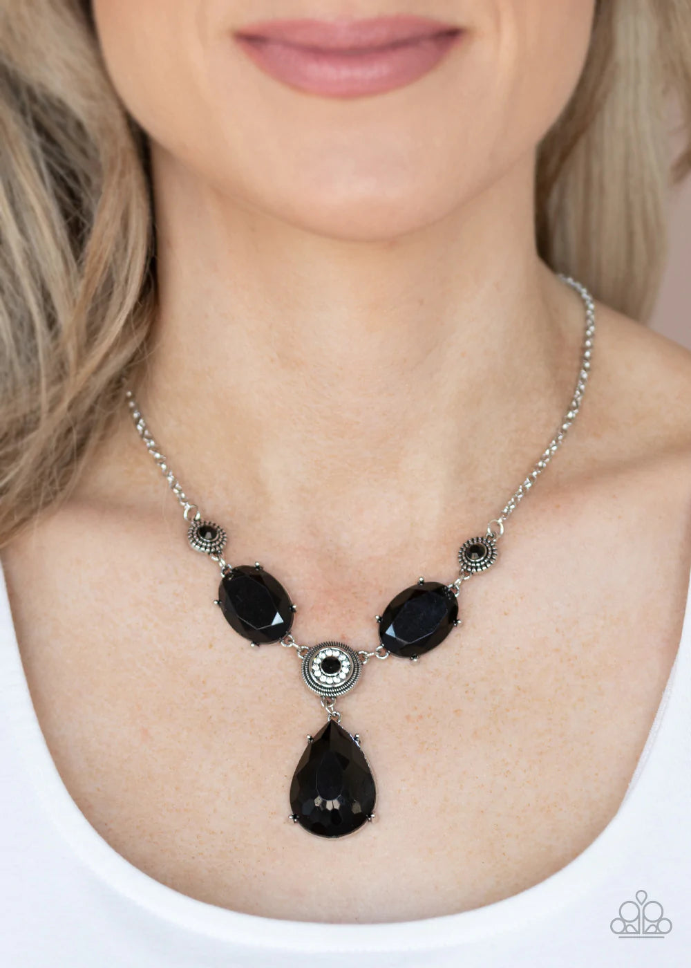 Heirloom Hideaway ~ Black